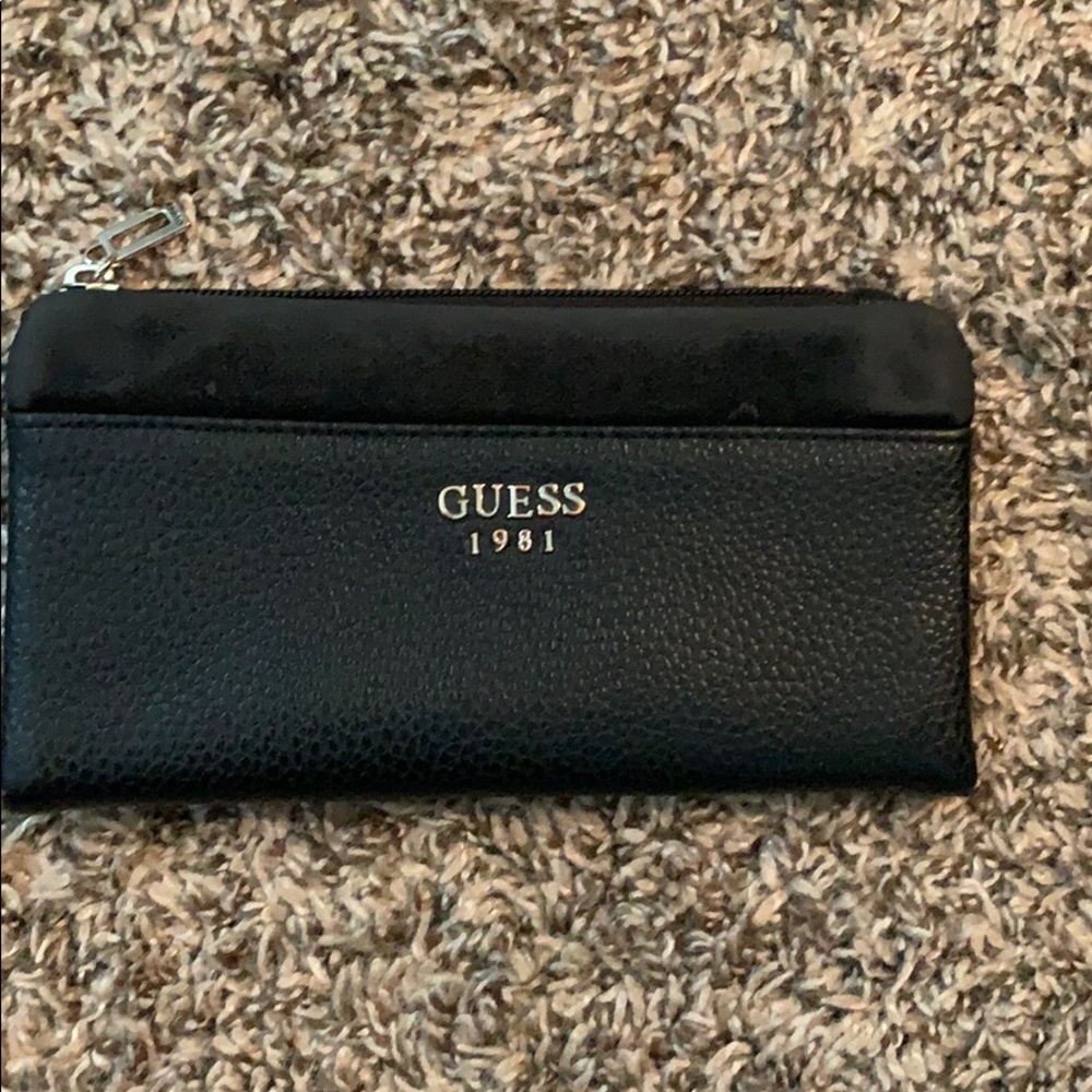 Multi use thin wallet